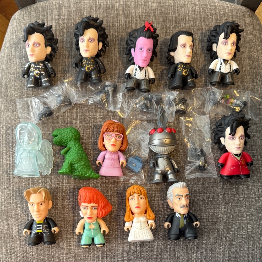 Titans Collectable Edward Scissorhands lot of 14 figures some chase